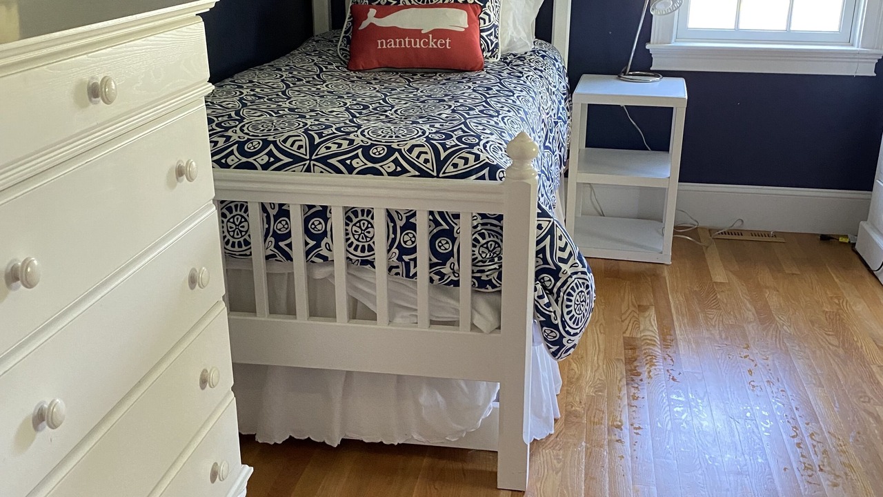 Photo of Bedroom in Tom Nevers