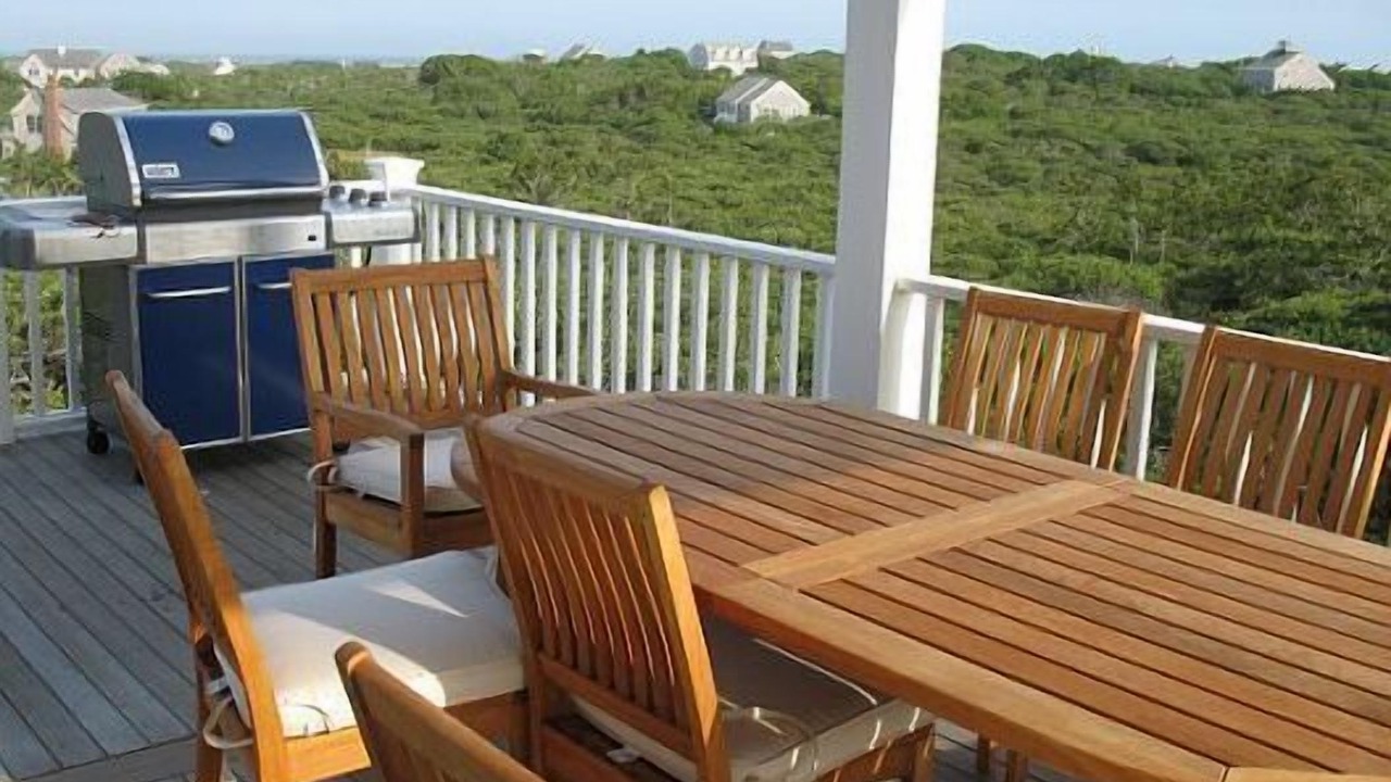 Photo of Others in Tom Nevers