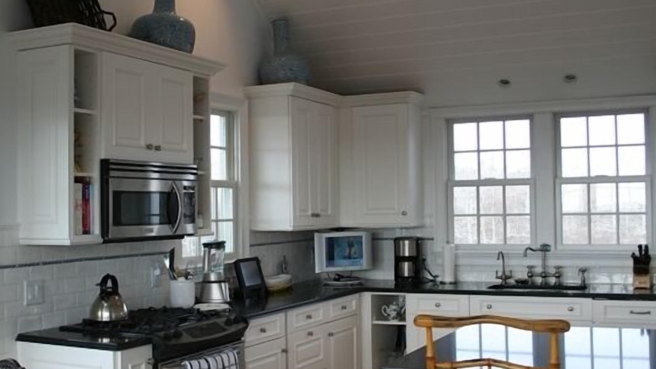 Photo of Others in Tom Nevers