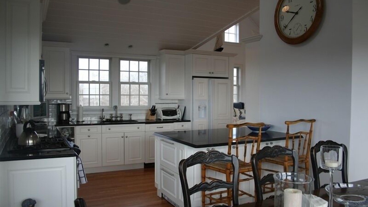 Photo of Others in Tom Nevers