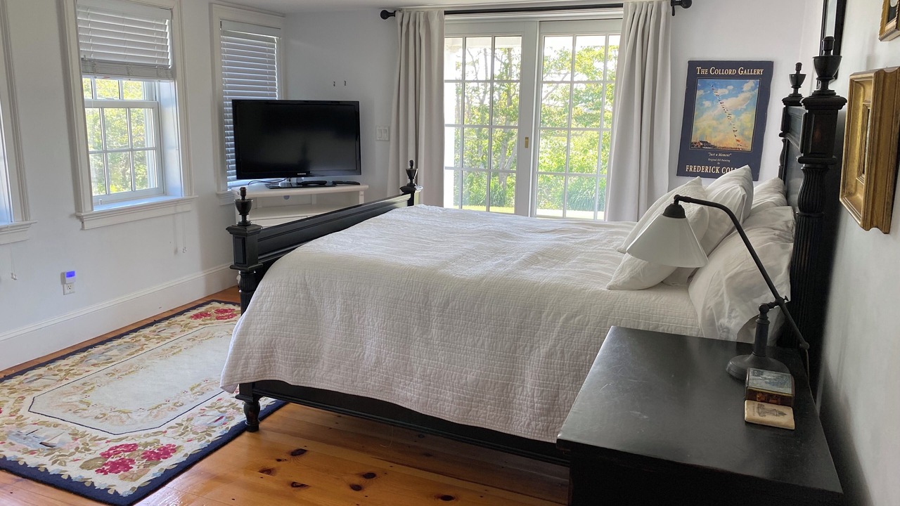 Photo of Bedroom in Tom Nevers