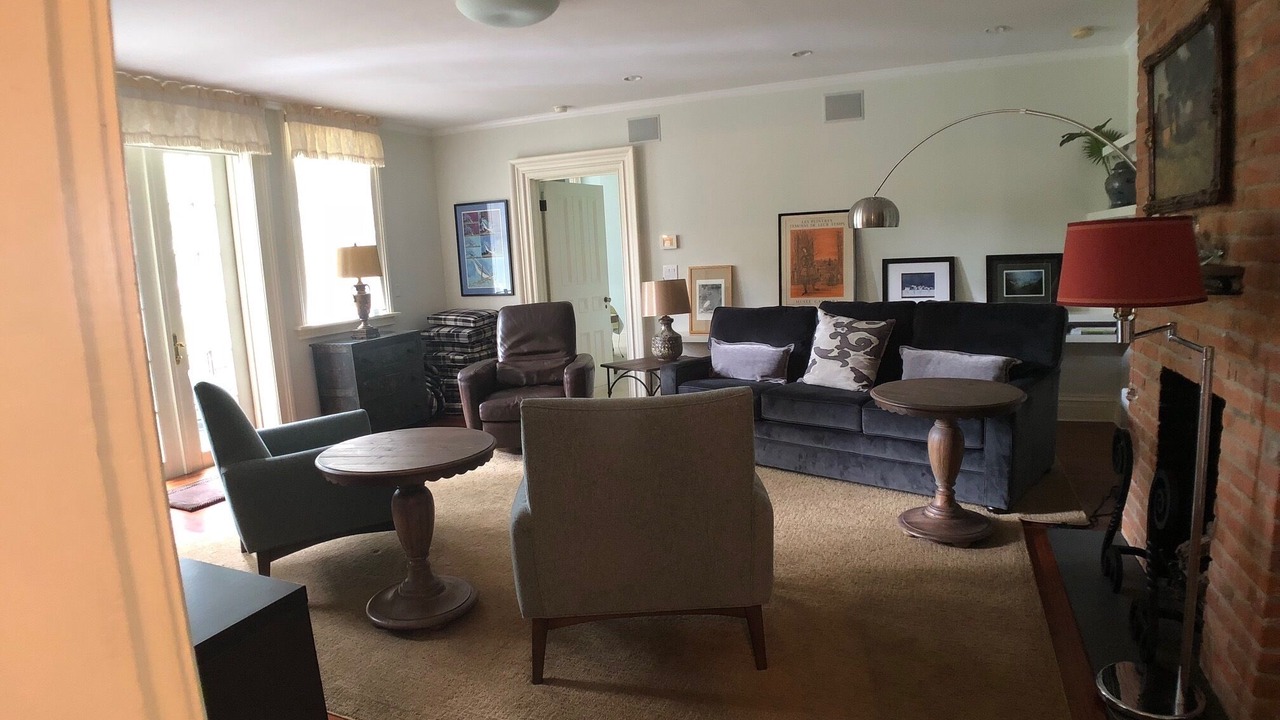 Photo of Livingroom in Saratoga Springs