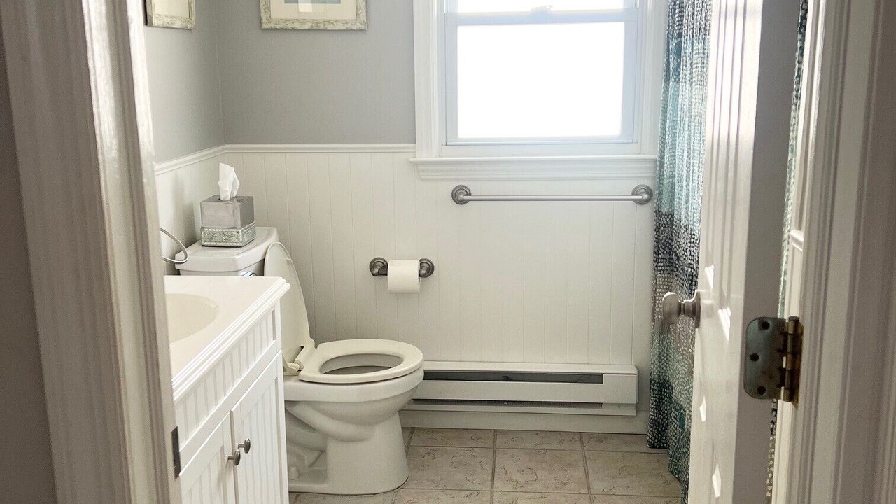 Photo of Bathroom in Beach Haven Gardens