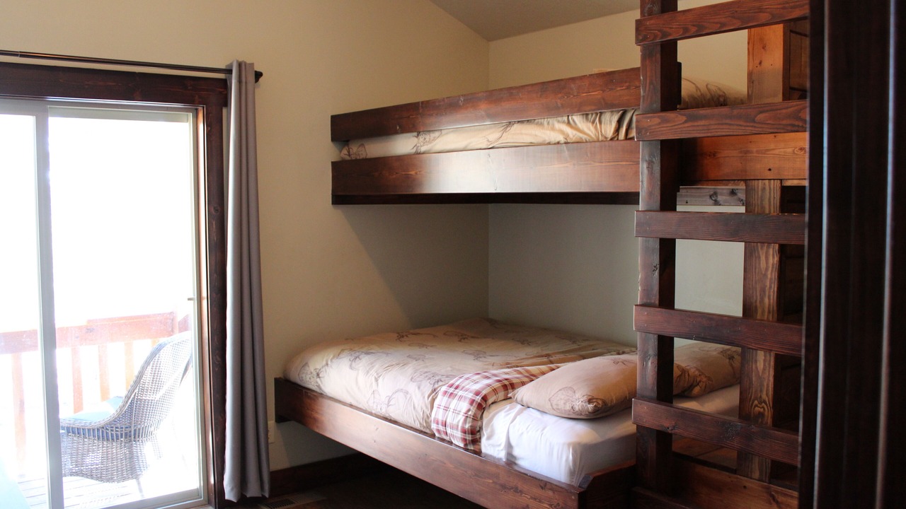 Photo of Bedroom in Mammoth Creek