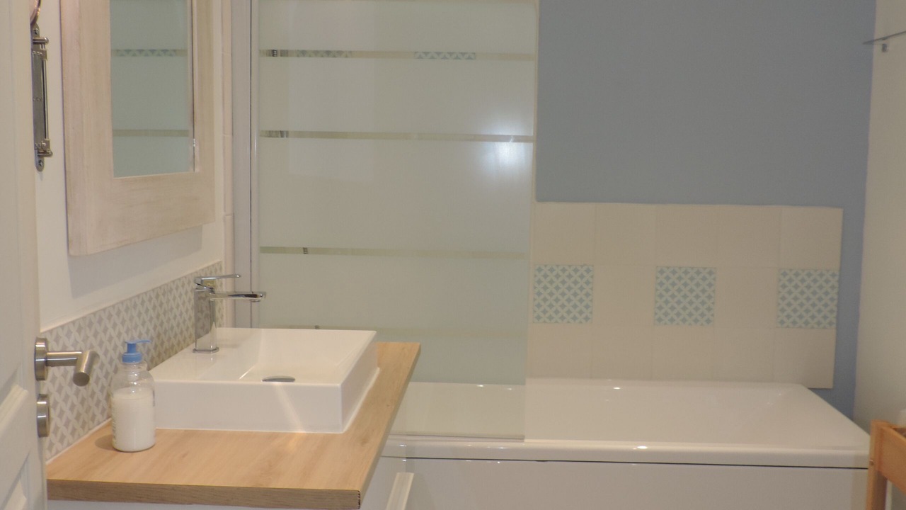 Photo of Bathroom in Benouville