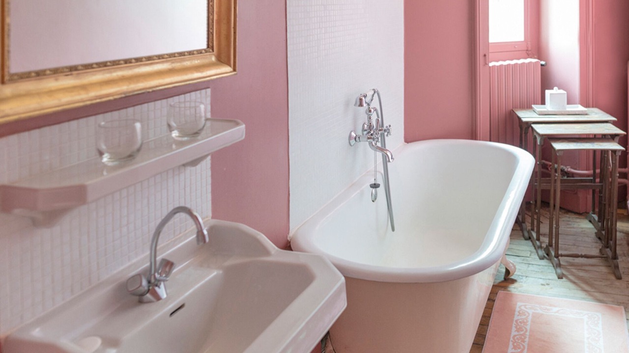 Photo of Bathroom in Souvigne-sur-Sarthe