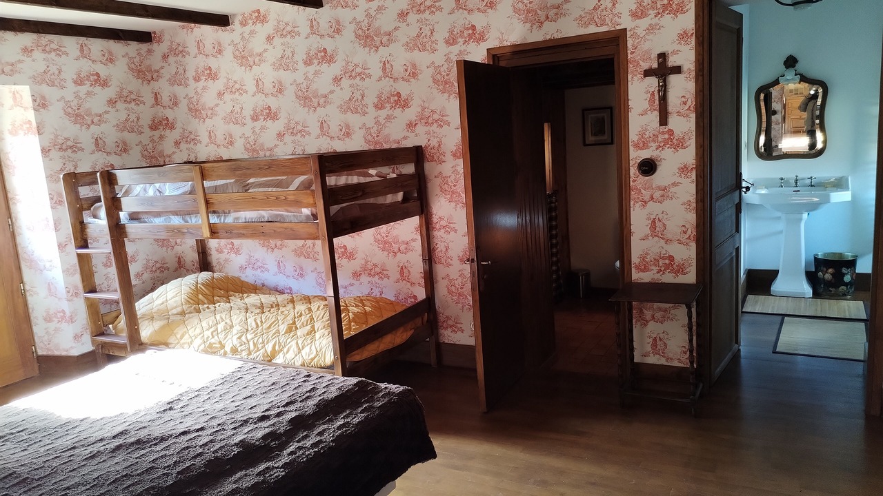 Photo of Bedroom in Souvigne-sur-Sarthe