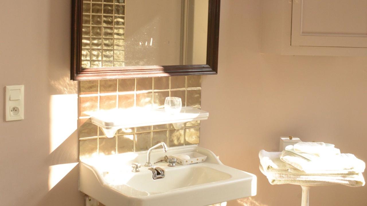 Photo of Bathroom in Souvigne-sur-Sarthe