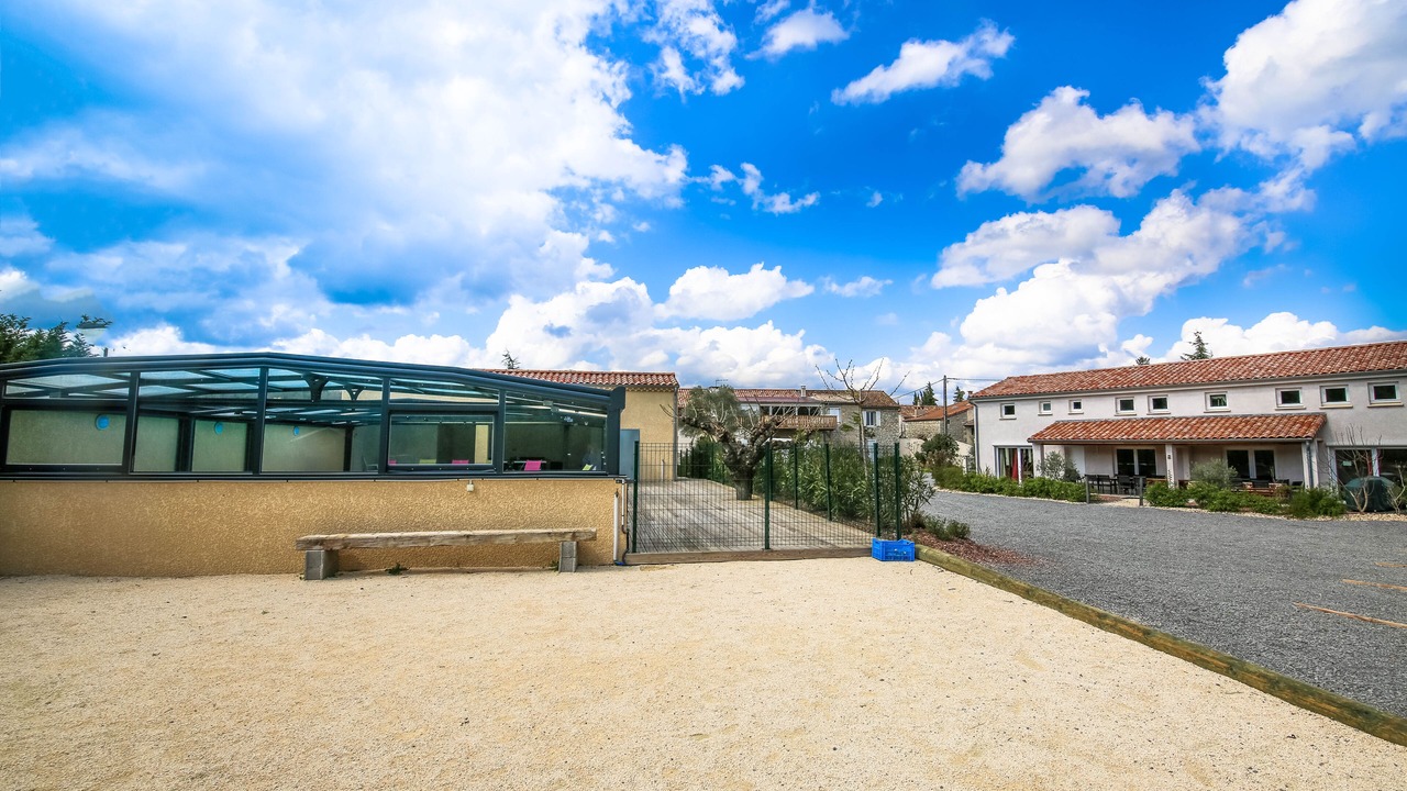 Photo of Outdoor in Banne