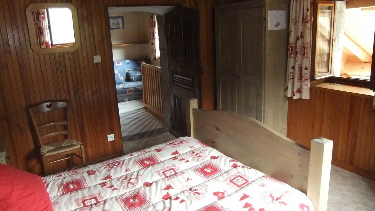 Photo of Bedroom in Thones