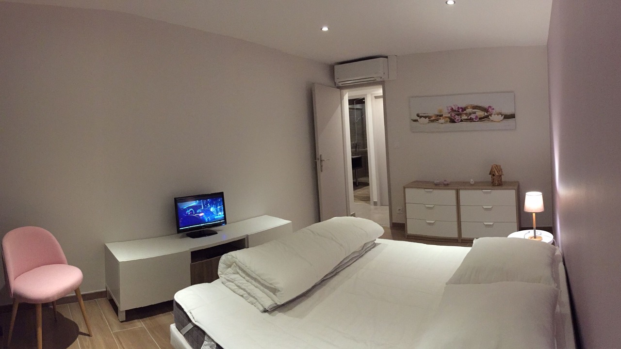 Photo of Bedroom in Six-Fours-les-Plages