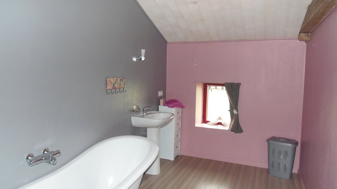 Photo of Bathroom in Falleron