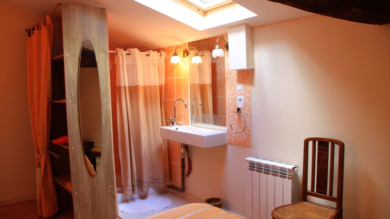 Photo of Bedroom in Langoiran