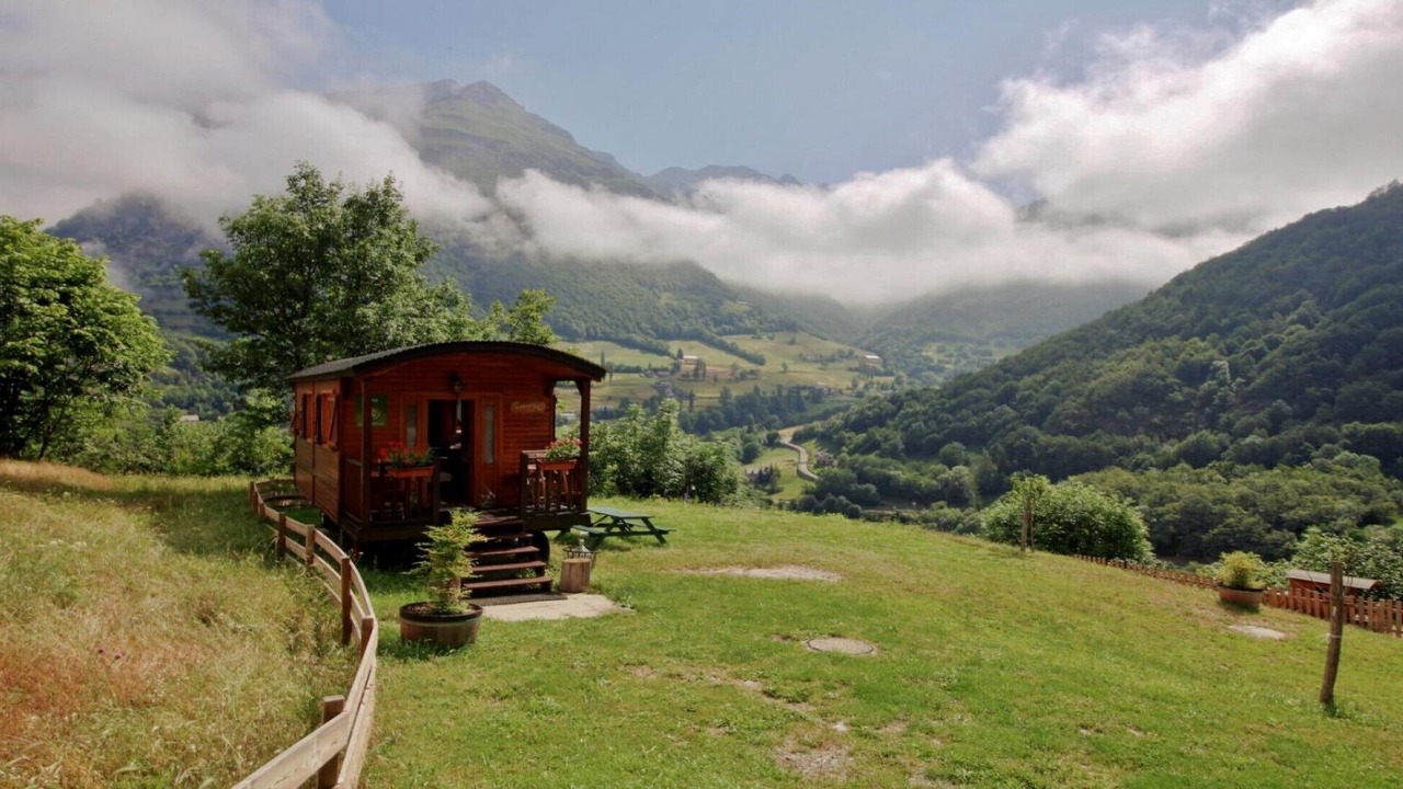 Photo of Outdoor in Gedre