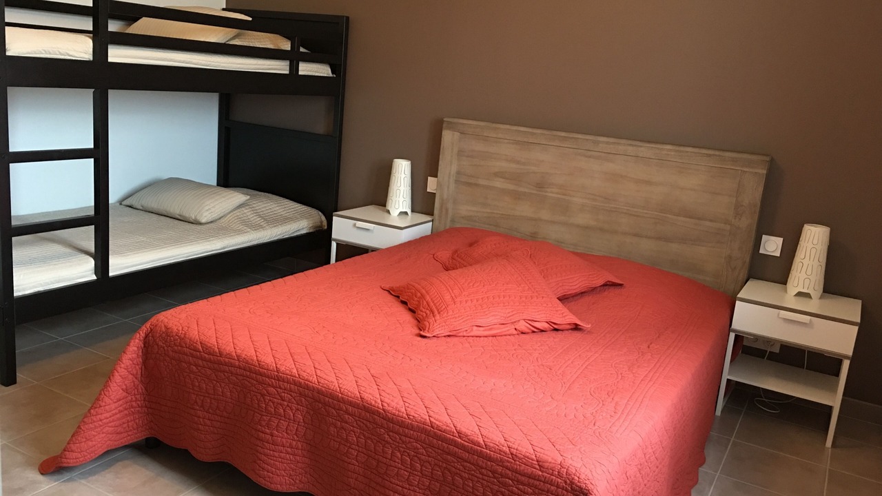 Photo of Bedroom in Camaret-sur-Aigues