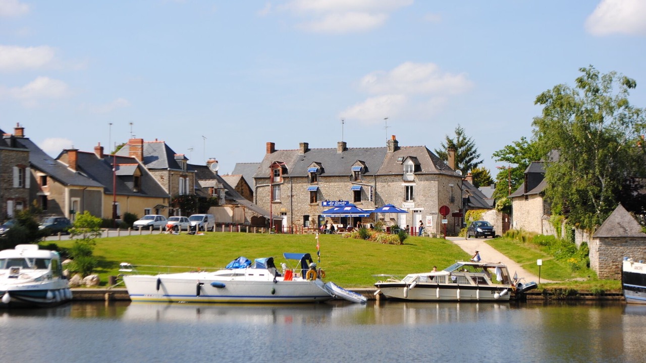 Photo of Others in Bourg-des-Comptes