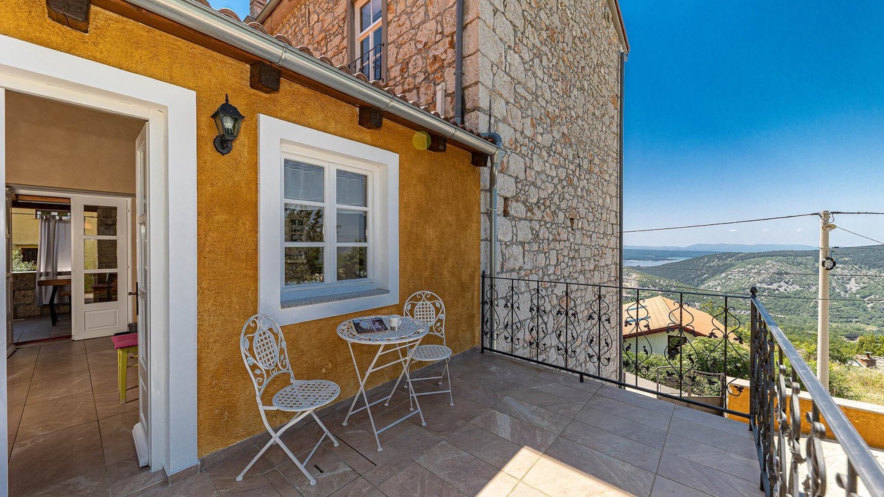 Photo of Patio Balcony in Grizane