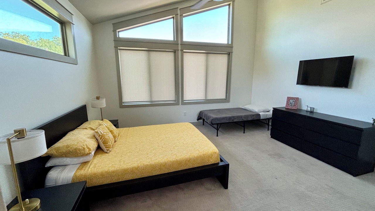 Photo of Bedroom in East Cesar Chavez