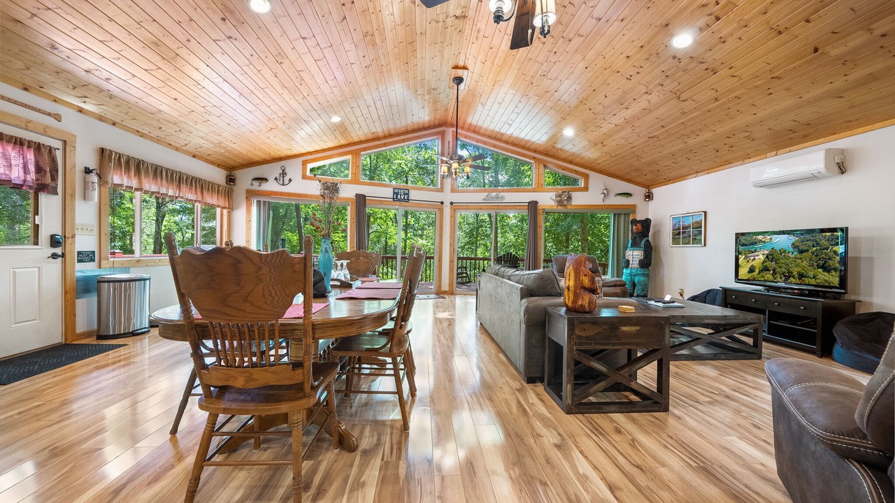 Photo of Livingroom in La Follette