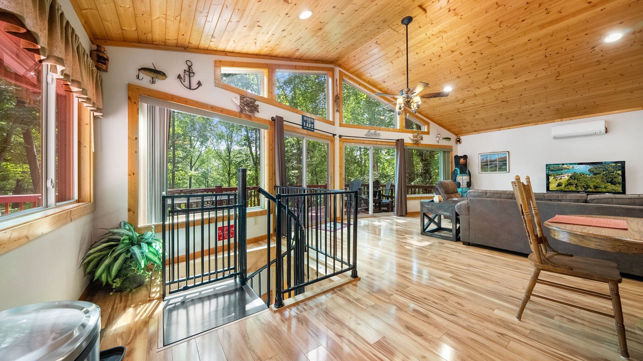 Photo of Livingroom in La Follette
