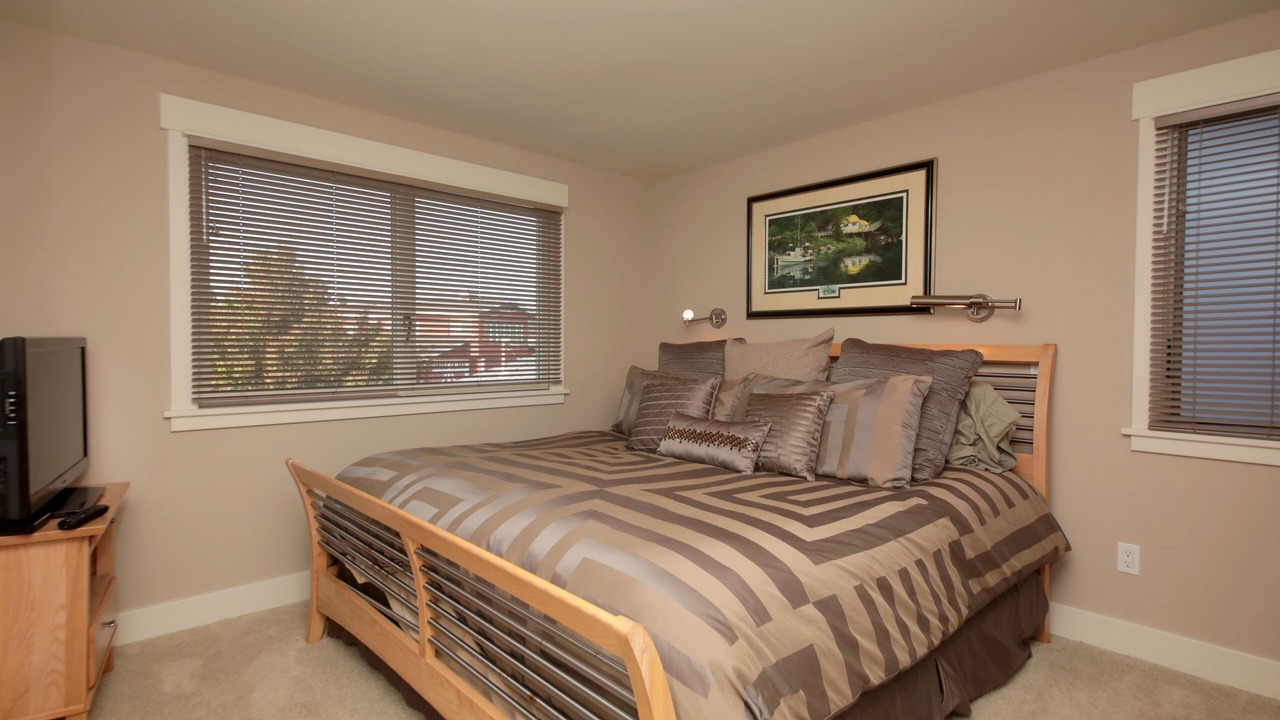 Photo of Bedroom in Clinton