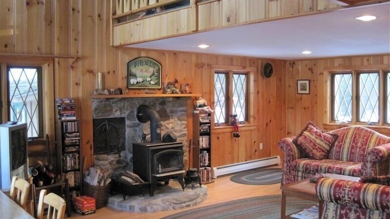 Photo of Livingroom in Stoneham