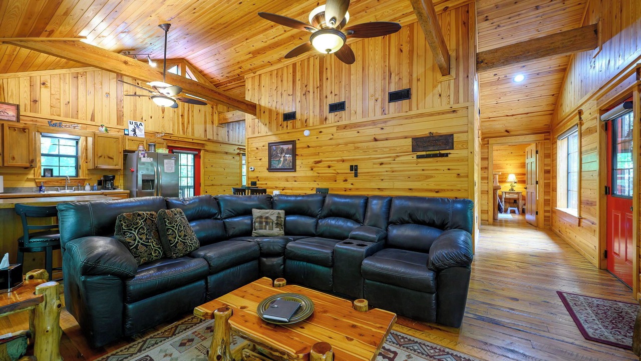 Photo of Livingroom in Broken Bow