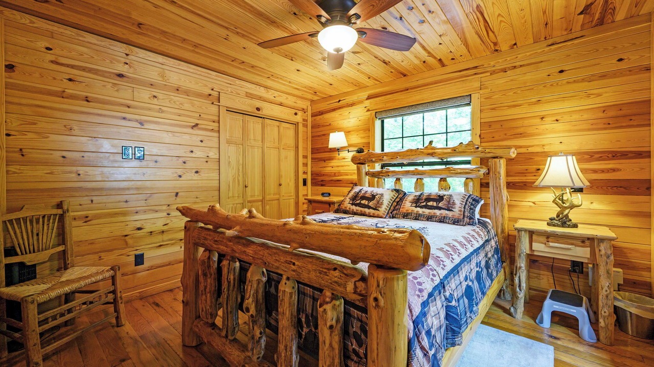 Photo of Bedroom in Broken Bow