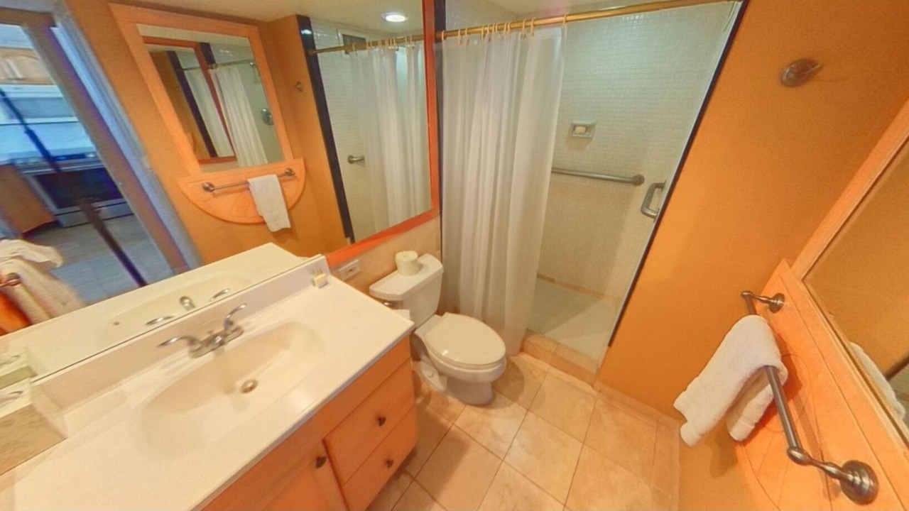Photo of Bathroom in Waikiki