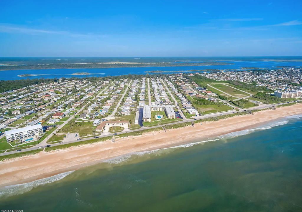 Photo of Others in Breakers