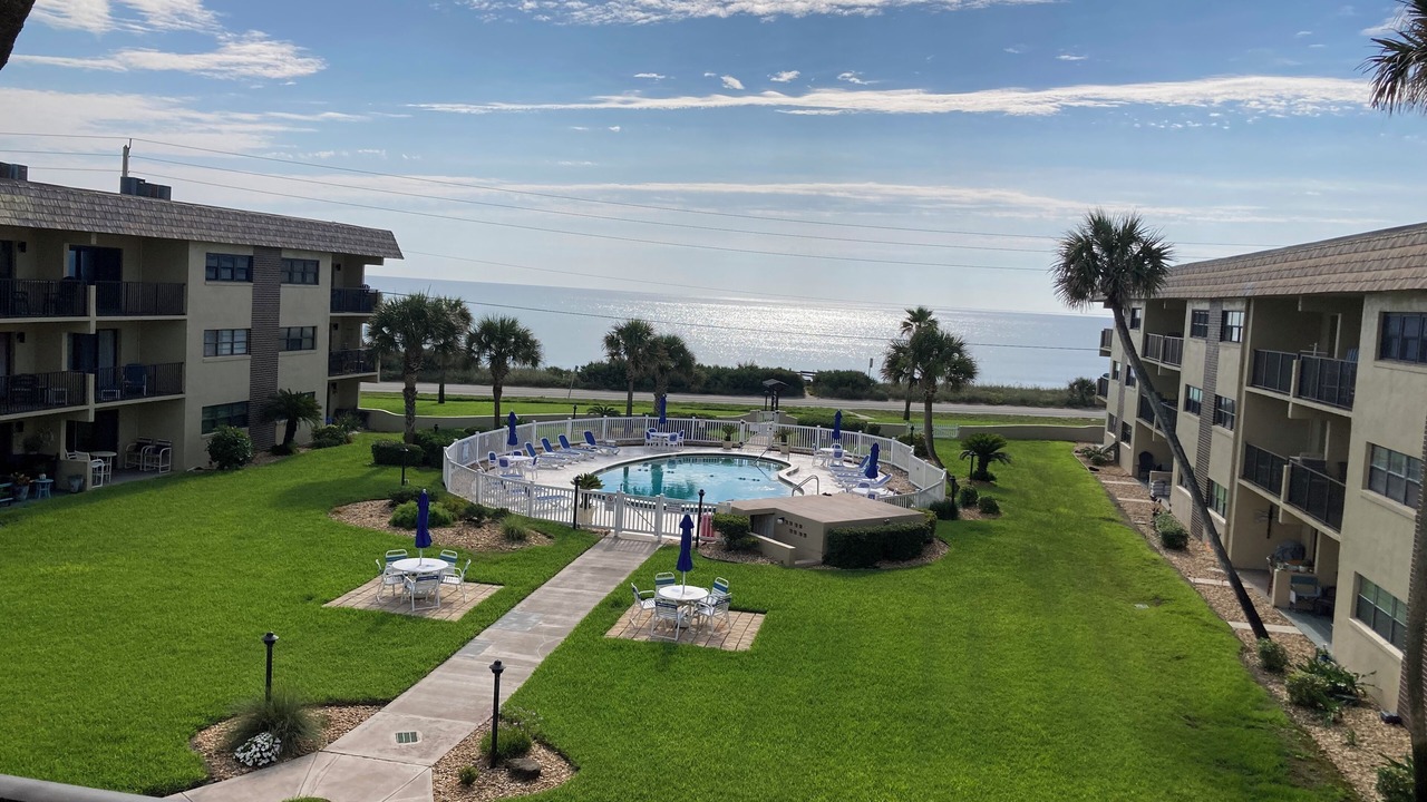 Photo of Patio Balcony in Breakers