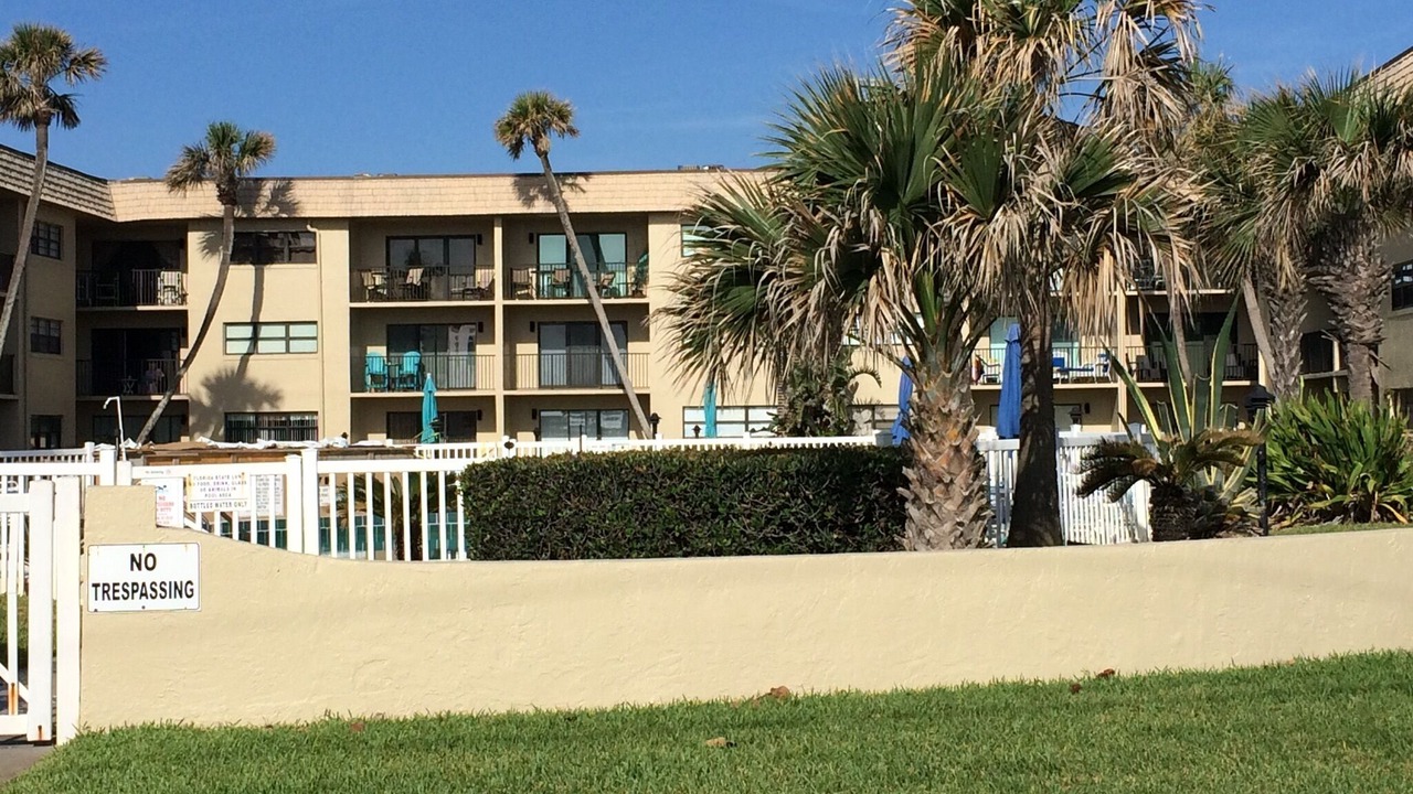 Photo of Patio Balcony in Breakers