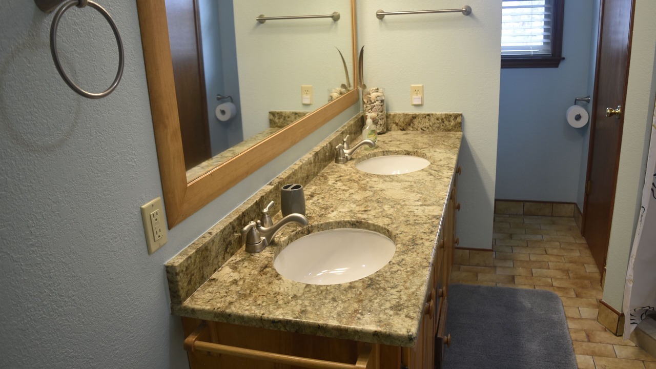Photo of Bathroom in Jamaica Beach