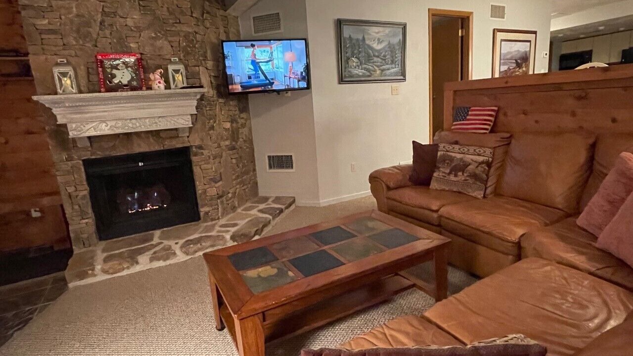 Photo of Livingroom in Seven Springs