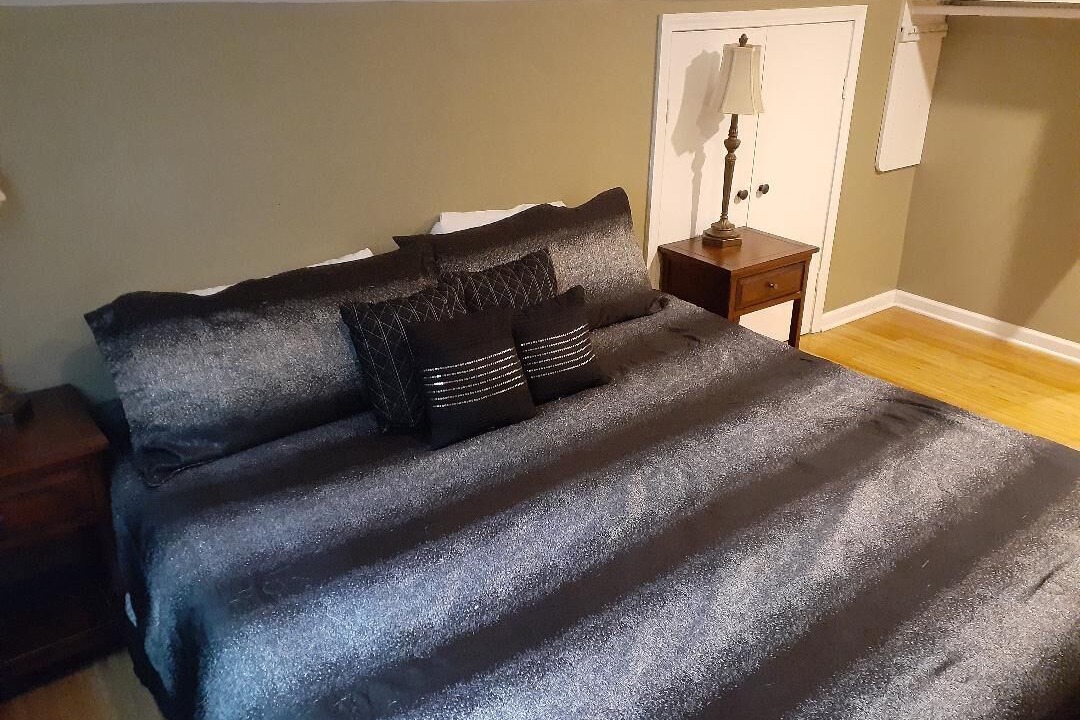 Photo of Bedroom in Woodland Hills