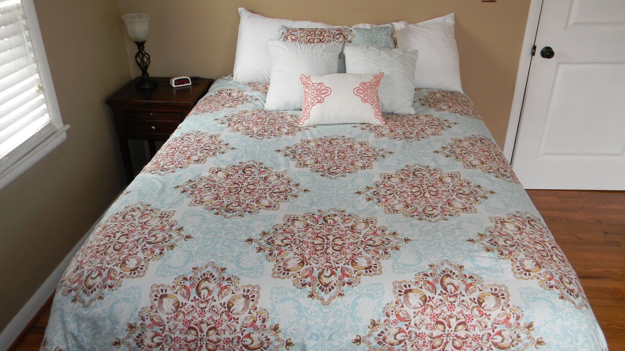 Photo of Bedroom in Woodland Hills