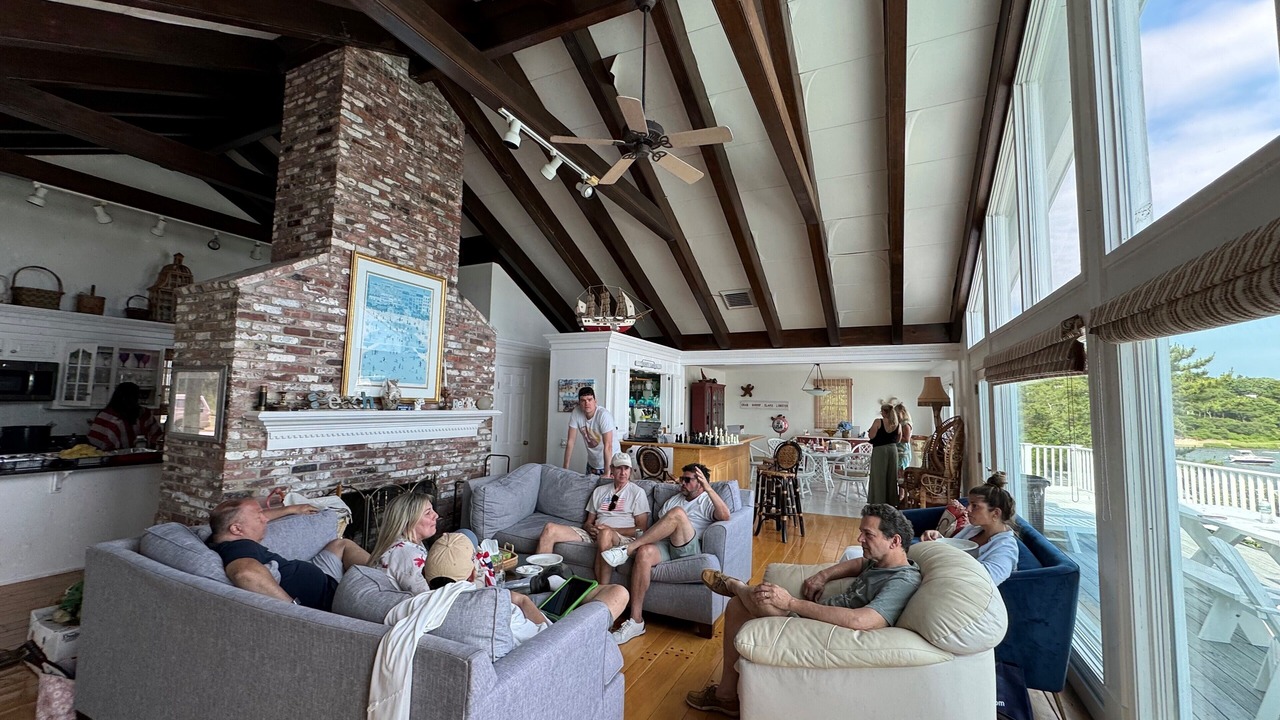Photo of Livingroom in Pocasset