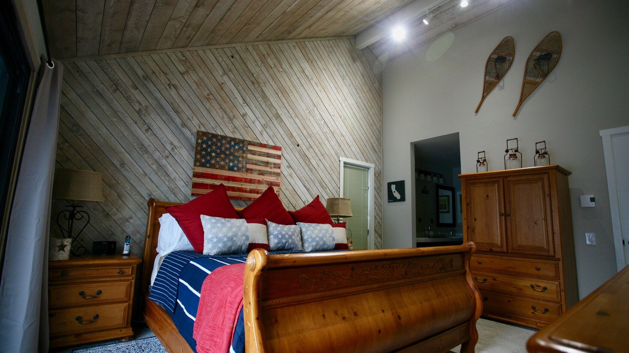 Photo of Bedroom in Mammoth Lakes