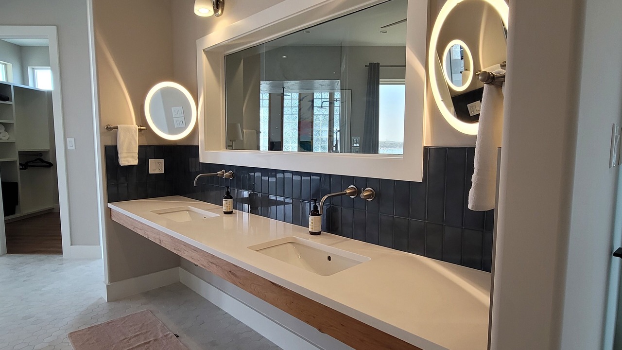 Photo of Bathroom in Hughes Park Lake