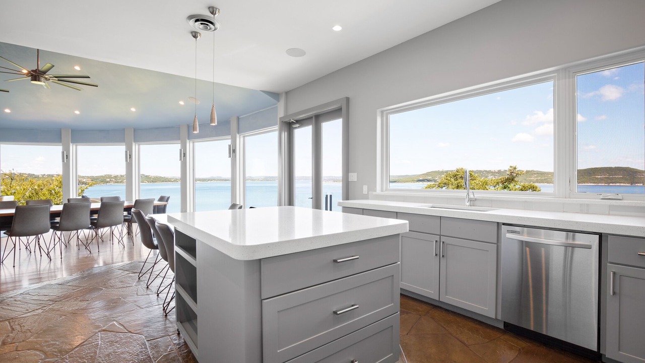 Photo of Kitchen in Hughes Park Lake