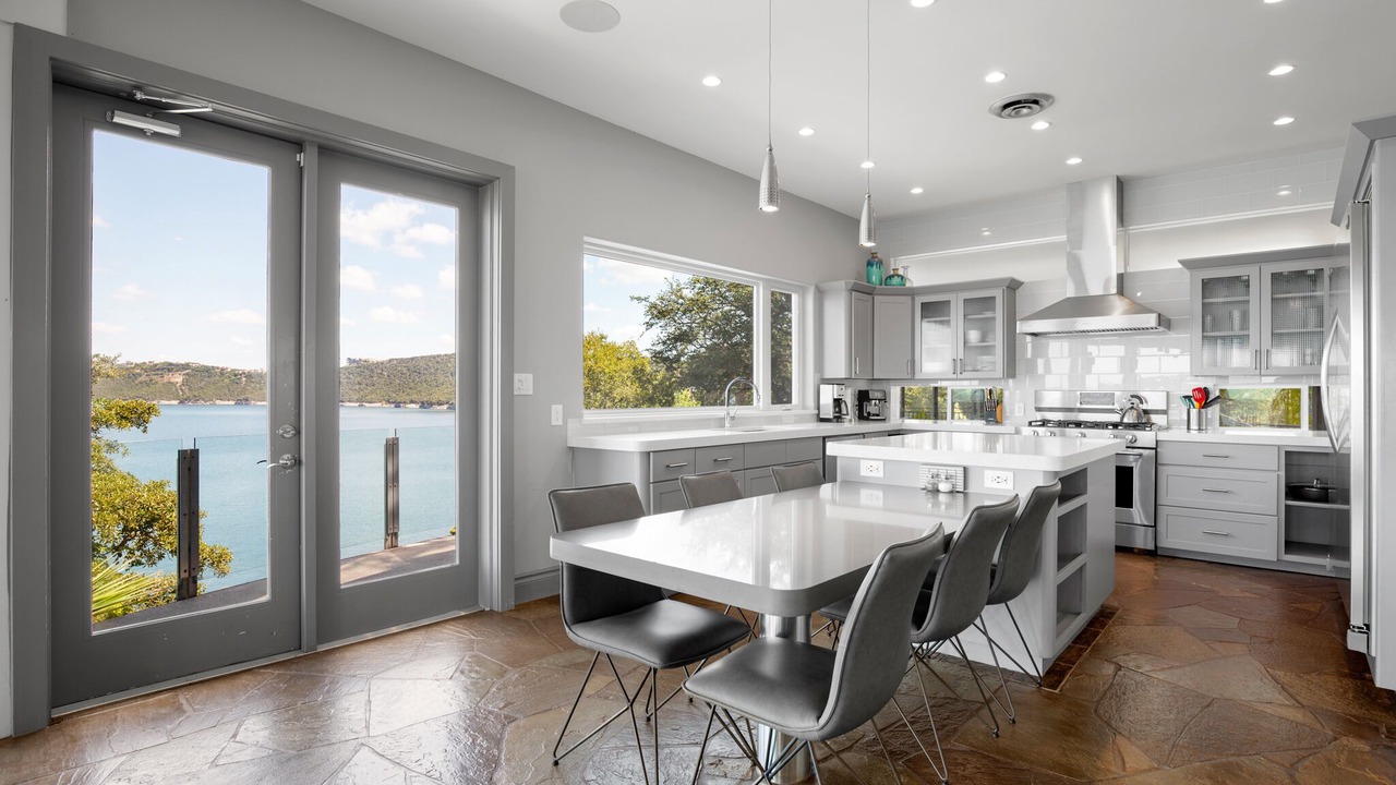Photo of Kitchen in Hughes Park Lake