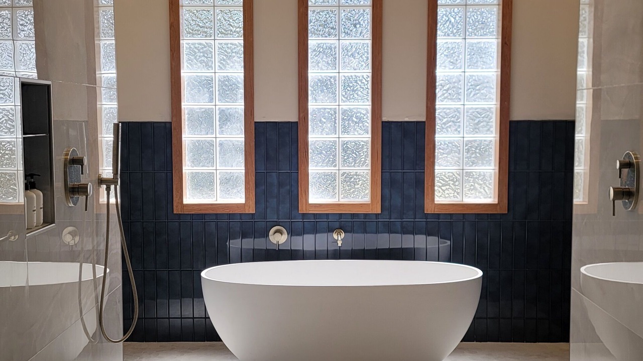 Photo of Bathroom in Hughes Park Lake