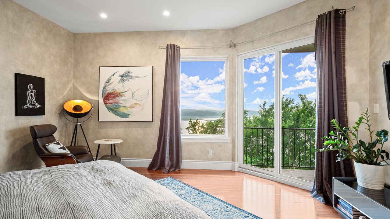 Photo of Bedroom in Hughes Park Lake