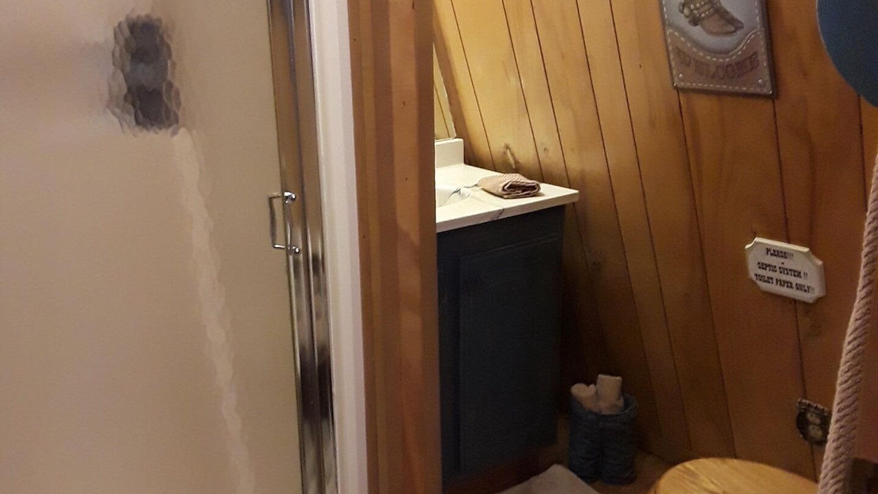 Photo of Bathroom in Elmore City