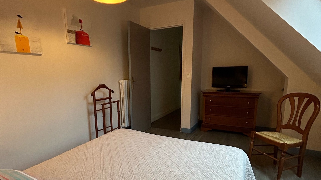 Photo of Bedroom in Locoal-Mendon