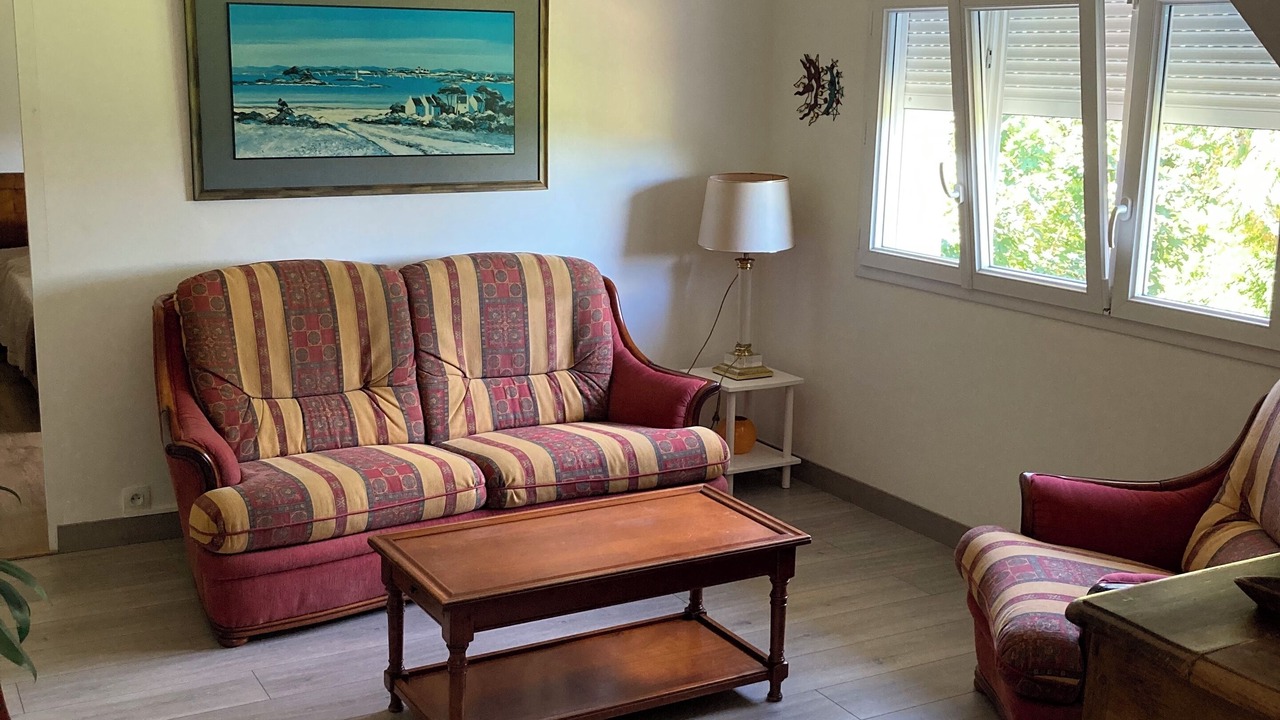 Photo of Livingroom in Locoal-Mendon