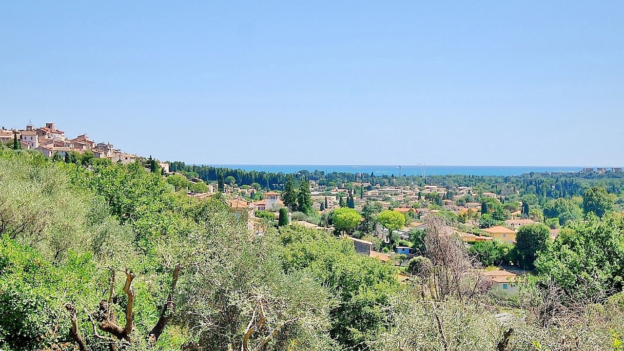 Photo of Others in Biot