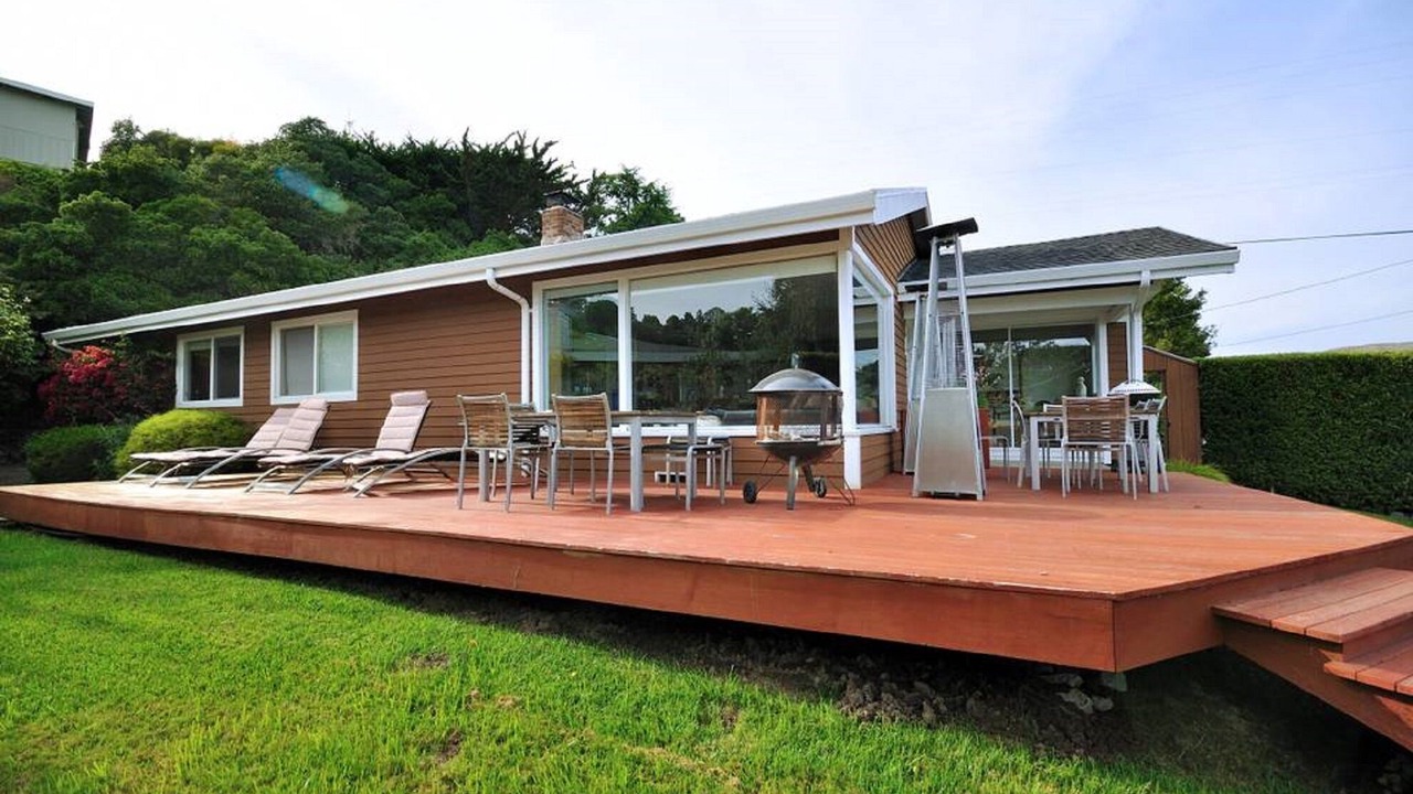 Photo of Outdoor in Strawberry