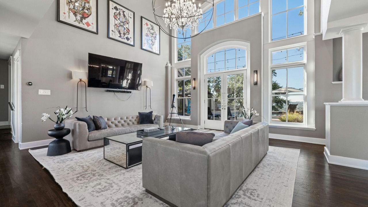 Photo of Livingroom in River Pointe