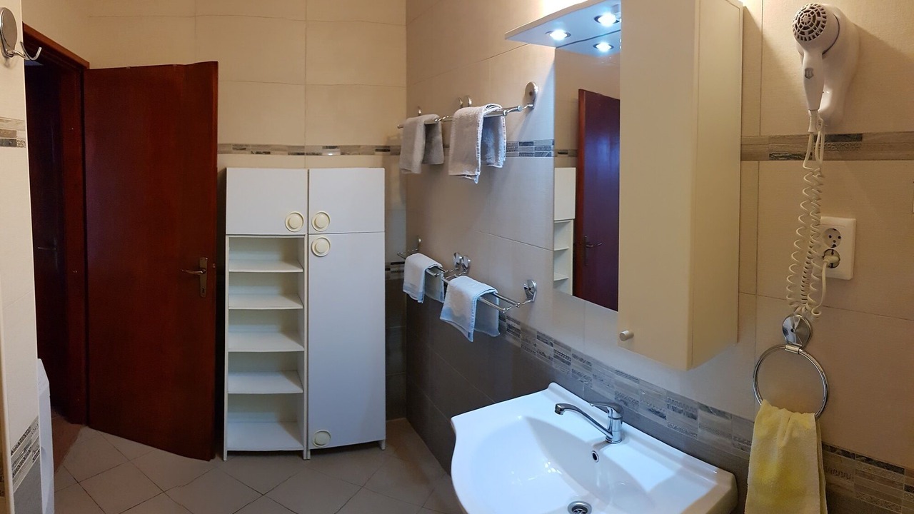 Photo of Bathroom in Montovjerna